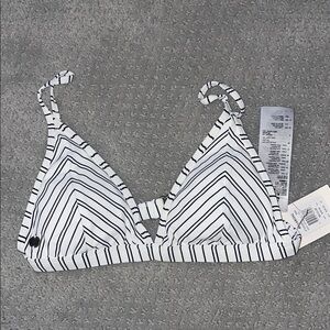 🌊 Billabong Easy On Me Triangle Bikini Top | Medium | NWT Removable Pads